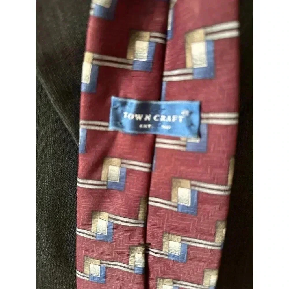 Town Craft men’s size large suit jacket and tie